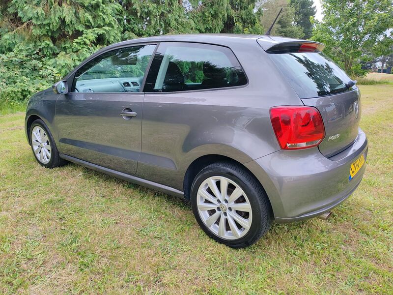 VOLKSWAGEN POLO