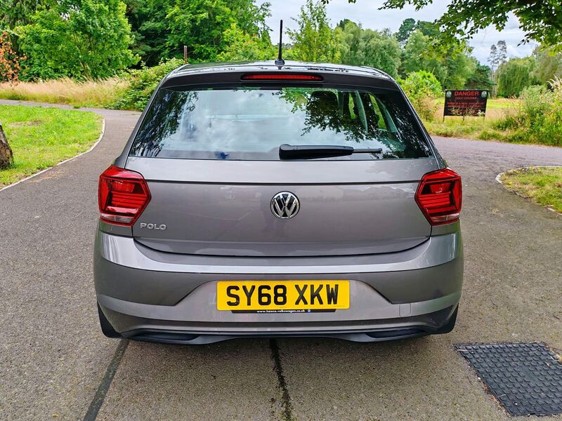 VOLKSWAGEN POLO