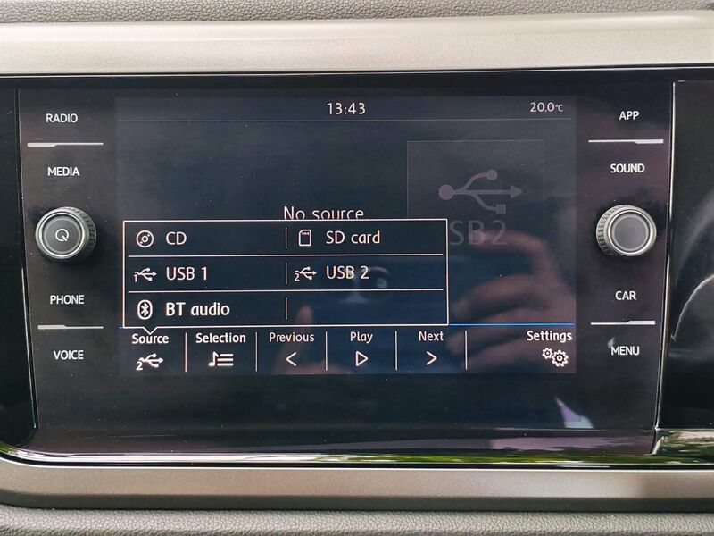 VOLKSWAGEN POLO
