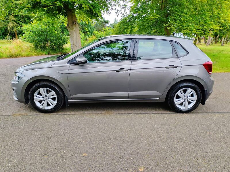 VOLKSWAGEN POLO