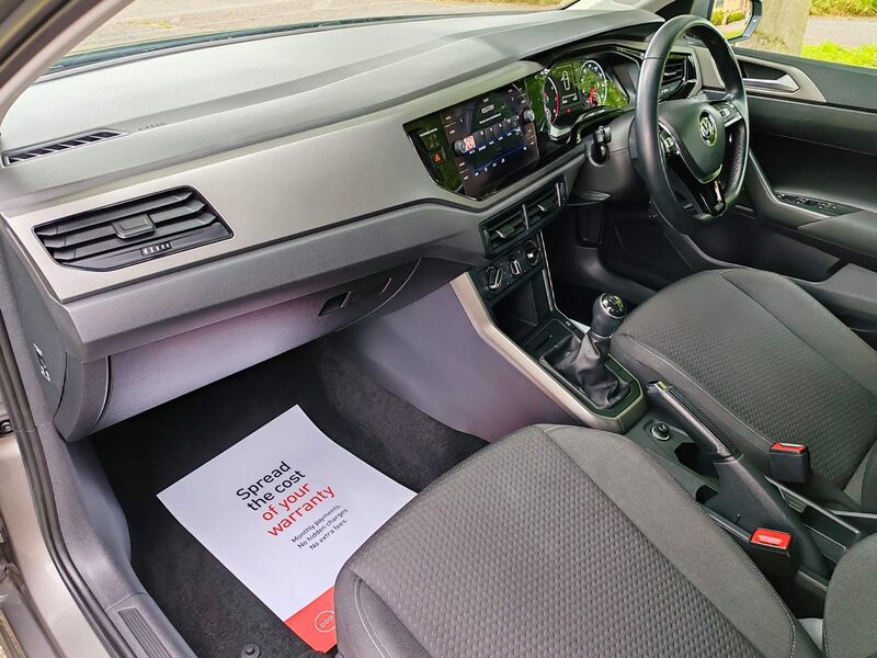 VOLKSWAGEN POLO