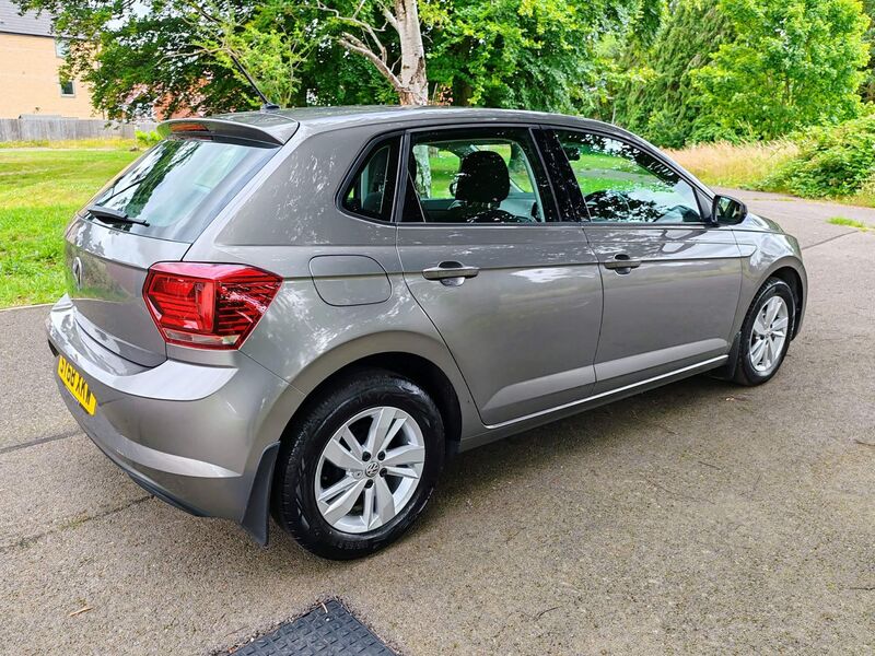 VOLKSWAGEN POLO