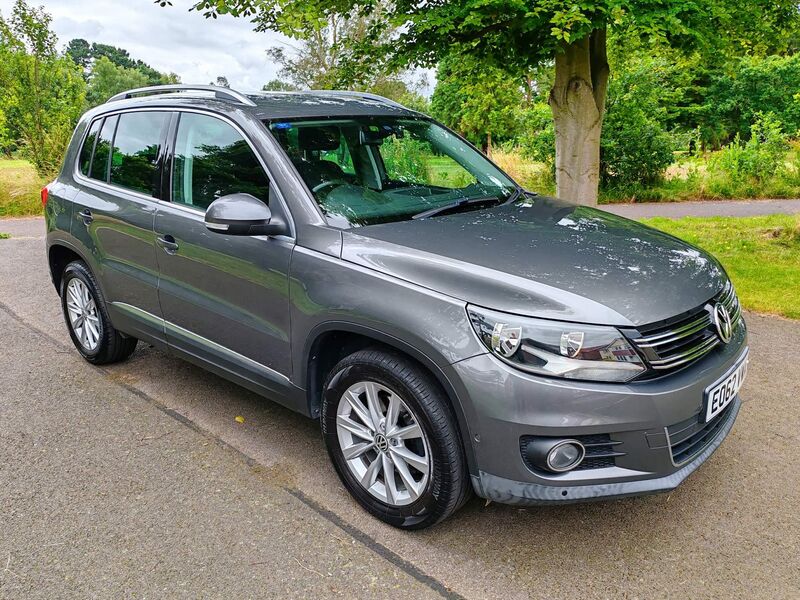 View VOLKSWAGEN TIGUAN 2.0 TDI BlueMotion Tech SE 4WD Euro 5 (s/s) 5dr