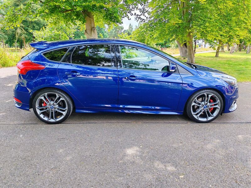 View FORD FOCUS 2.0T EcoBoost ST-3 Euro 6 (s/s) 5dr
