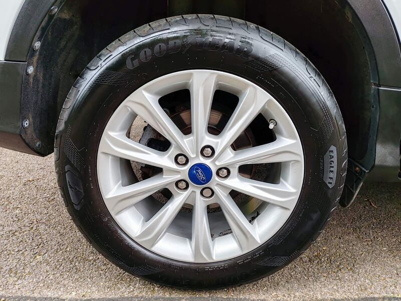 FORD KUGA