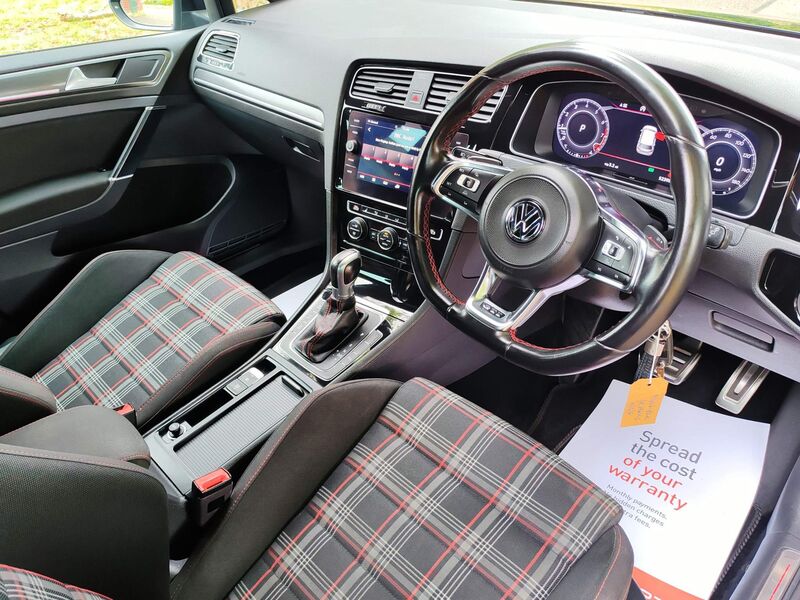View VOLKSWAGEN GOLF 2.0 TSI GTI DSG Euro 6 (s/s) 5dr