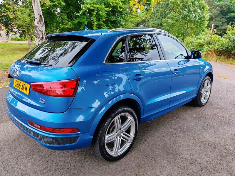 AUDI Q3