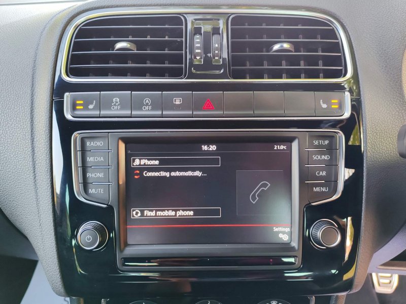 VOLKSWAGEN POLO