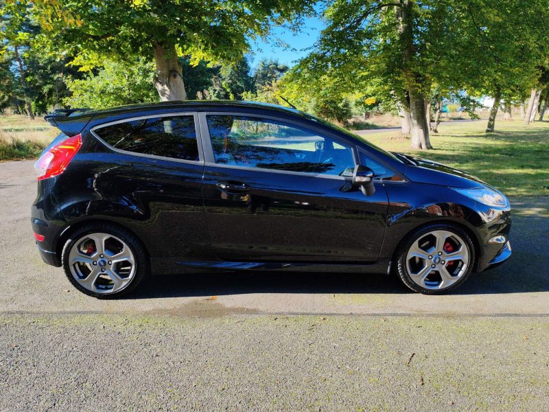 View FORD FIESTA 1.6T EcoBoost ST-3 Euro 6 3dr