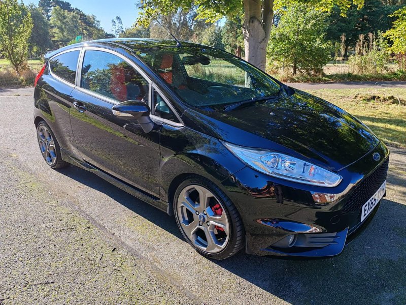 View FORD FIESTA 1.6T EcoBoost ST-3 Euro 6 3dr