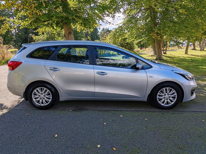 View KIA CEED 1.6 CRDi 1 Sportswagon Euro 6 (s/s) 5dr
