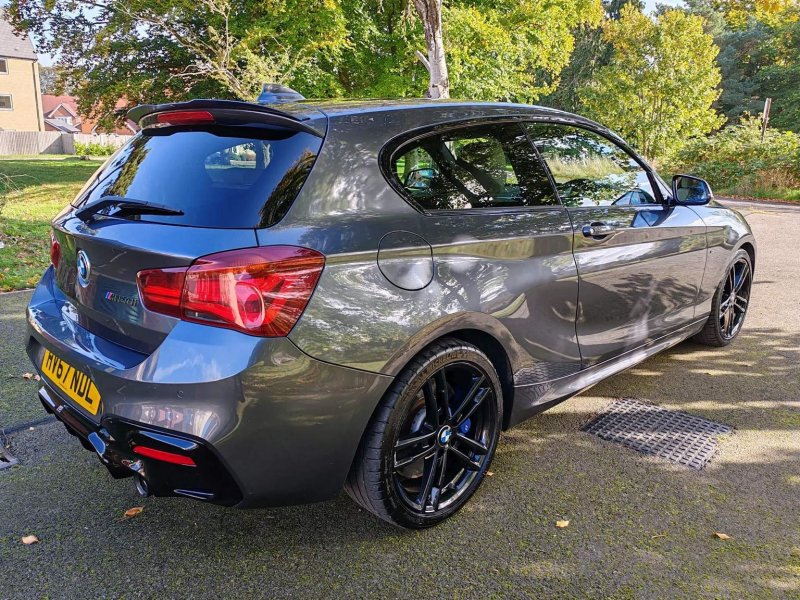 BMW 1 SERIES
