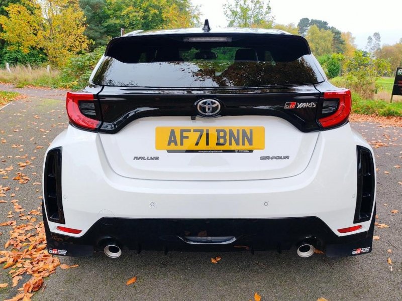 TOYOTA YARIS