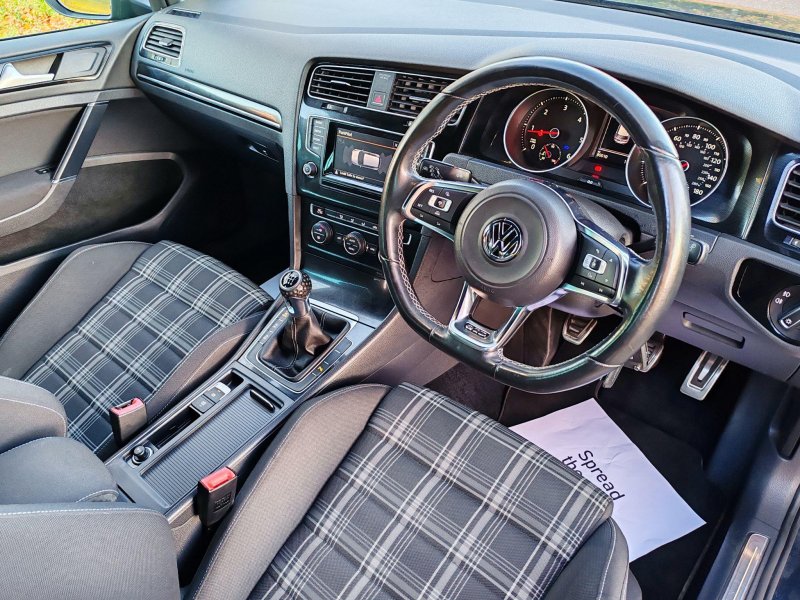 View VOLKSWAGEN GOLF 2.0 TDI BlueMotion Tech GTD Euro 6 (s/s) 5dr