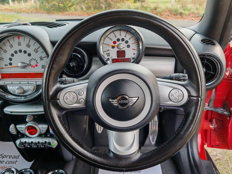 MINI HATCH