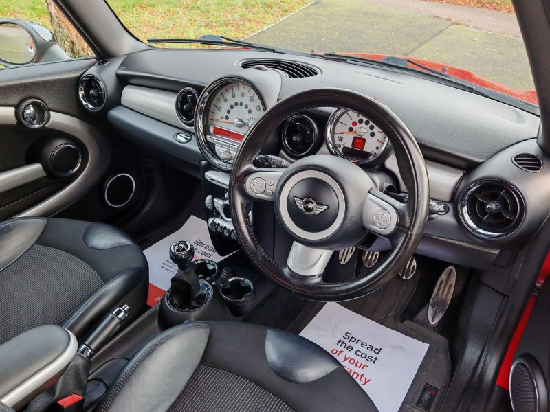 View MINI HATCH 1.6 Cooper S Euro 5 3dr