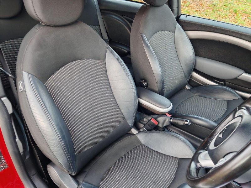 MINI HATCH
