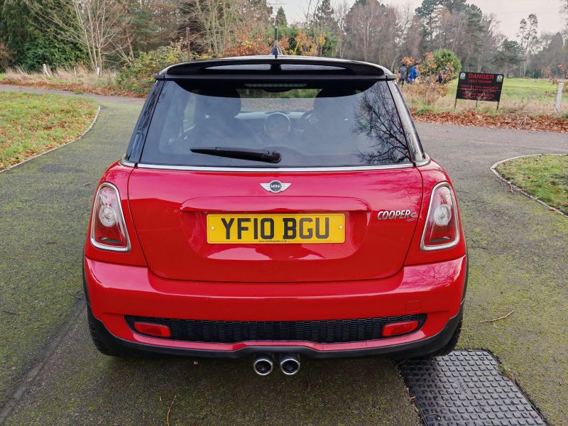 MINI HATCH