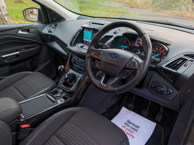 View FORD KUGA 2.0 TDCi Titanium Euro 6 (s/s) 5dr