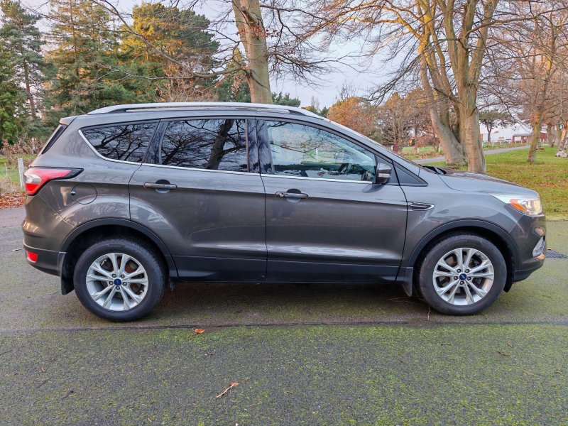 View FORD KUGA 2.0 TDCi Titanium Euro 6 (s/s) 5dr