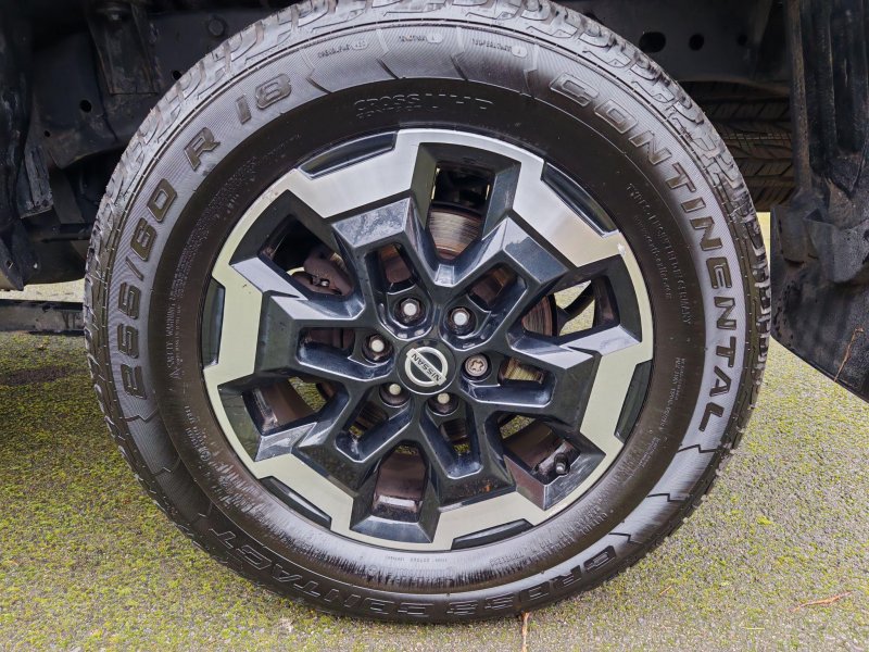 NISSAN NAVARA