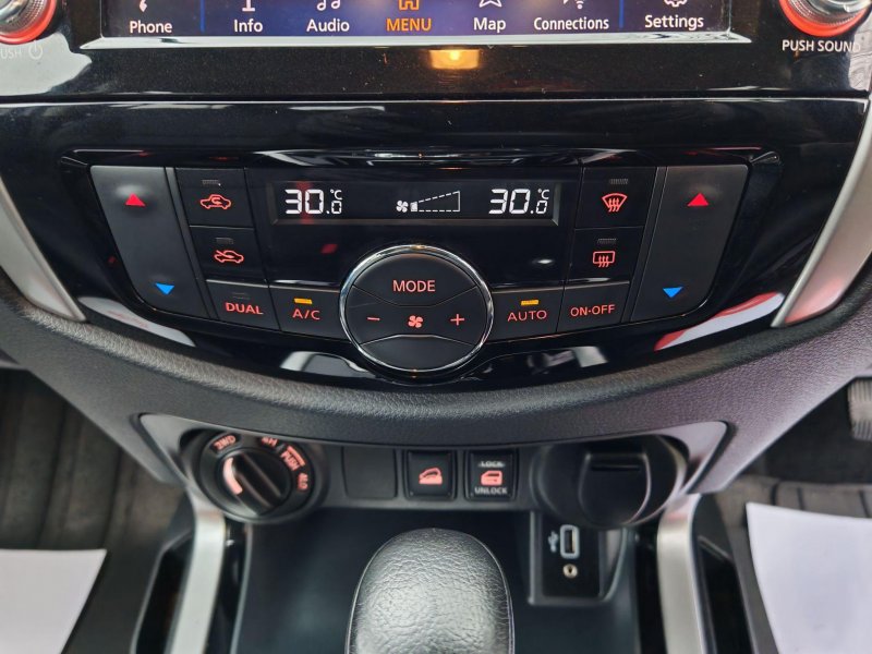 NISSAN NAVARA