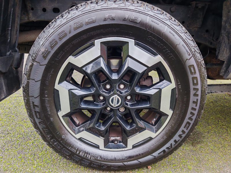 NISSAN NAVARA