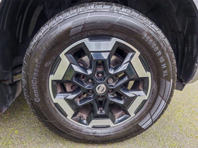 NISSAN NAVARA