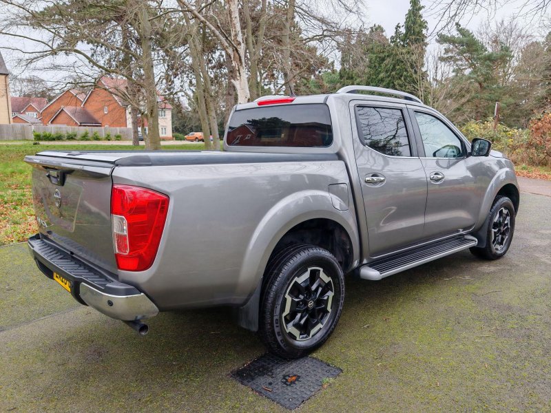 NISSAN NAVARA