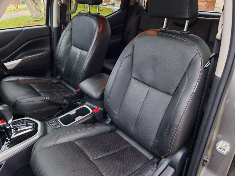 NISSAN NAVARA