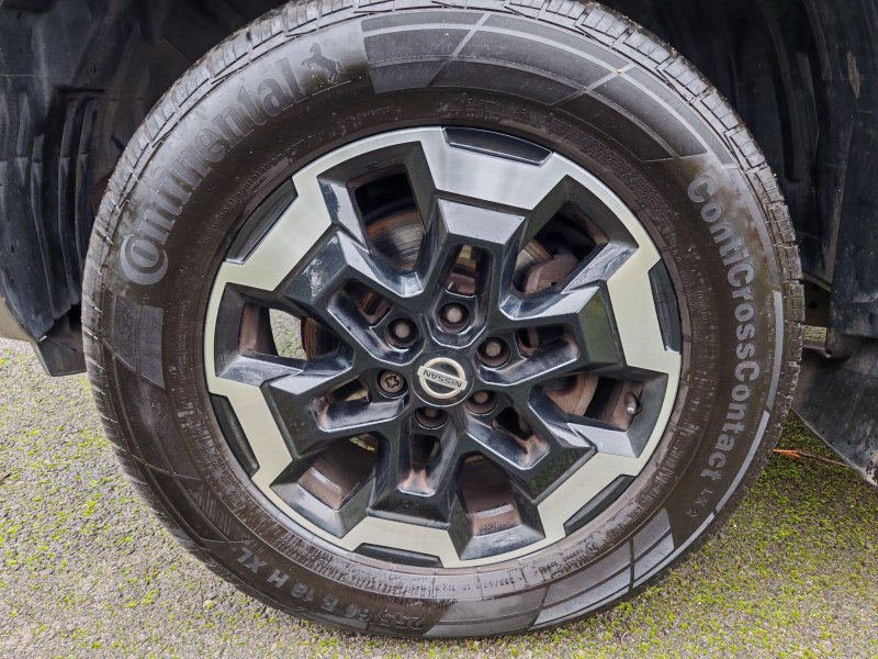 NISSAN NAVARA