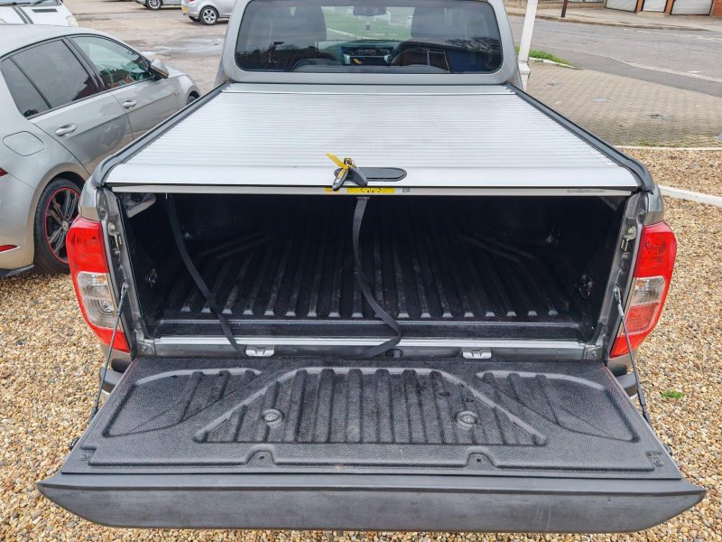 NISSAN NAVARA