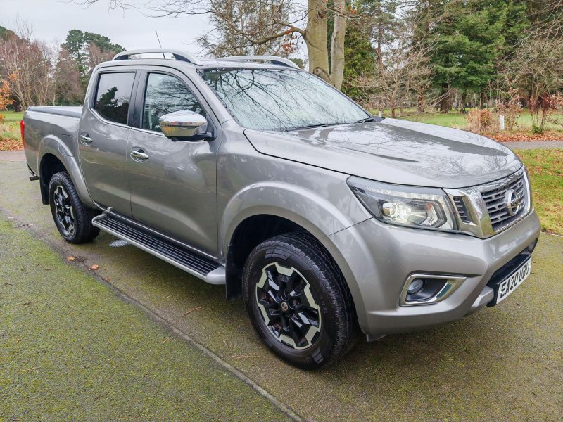 View NISSAN NAVARA 2.3 dCi Tekna Auto 4WD Euro 6 4dr