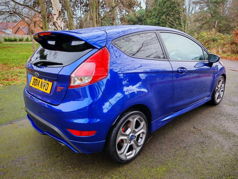 FORD FIESTA