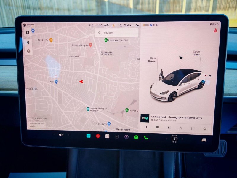 TESLA MODEL 3