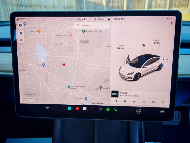 TESLA MODEL 3