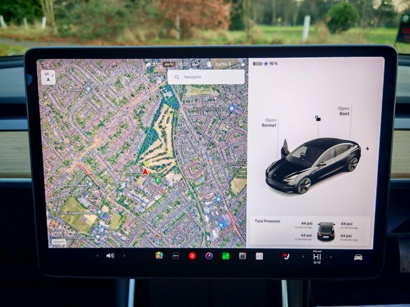 TESLA MODEL 3