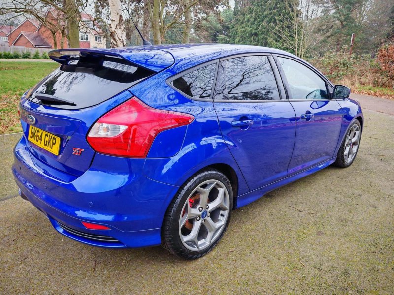 FORD FOCUS