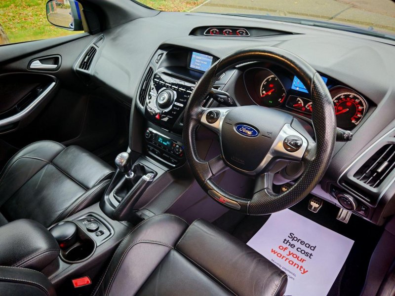 View FORD FOCUS 2.0T EcoBoost ST-3 Euro 5 (s/s) 5dr