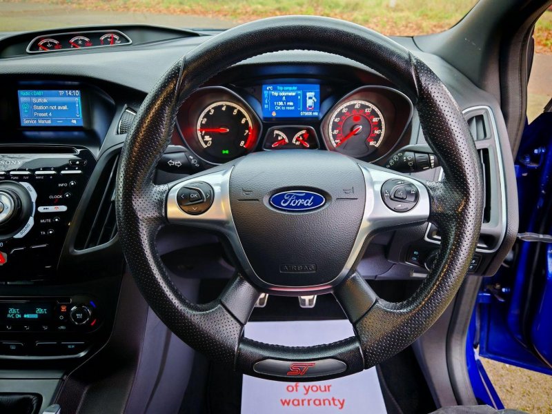 FORD FOCUS