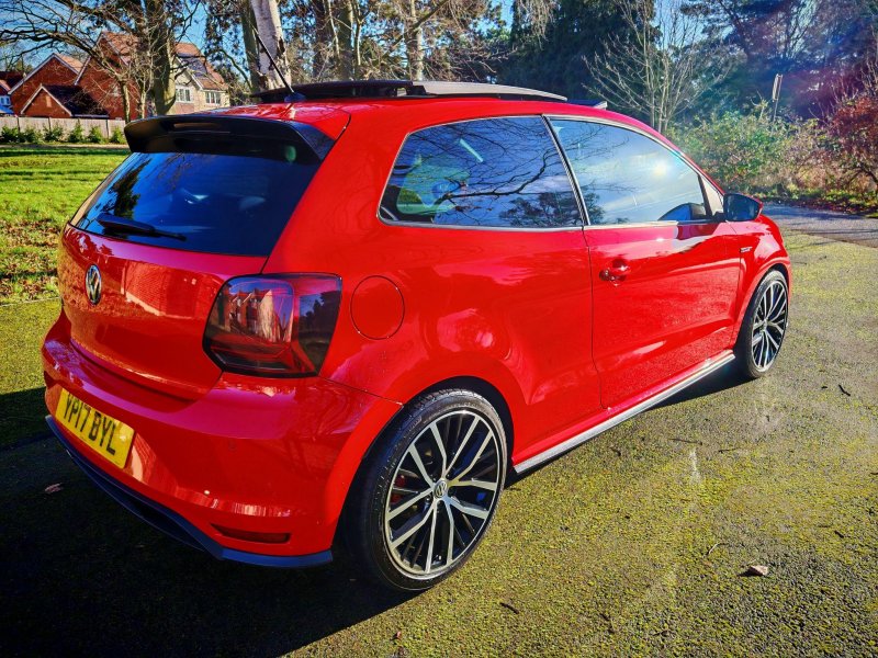 VOLKSWAGEN POLO