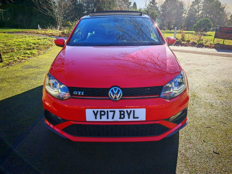 VOLKSWAGEN POLO