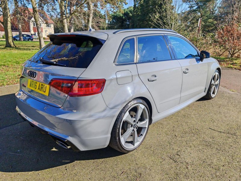 AUDI RS3