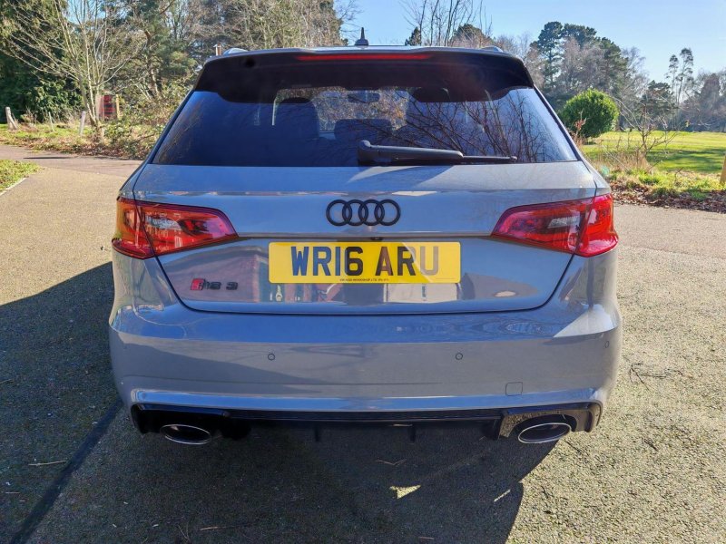 AUDI RS3