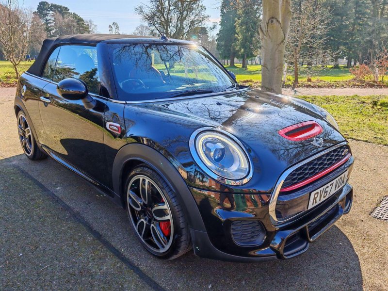View MINI CONVERTIBLE 2.0 John Cooper Works Euro 6 (s/s) 2dr