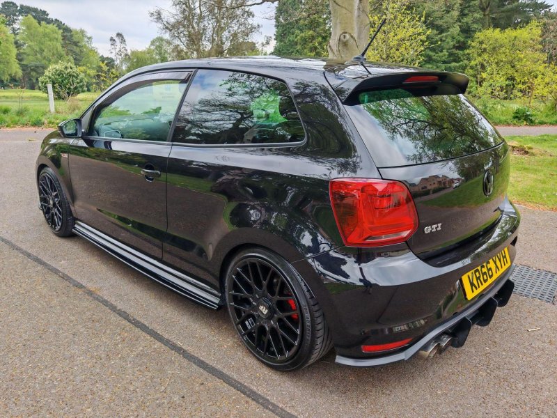 VOLKSWAGEN POLO