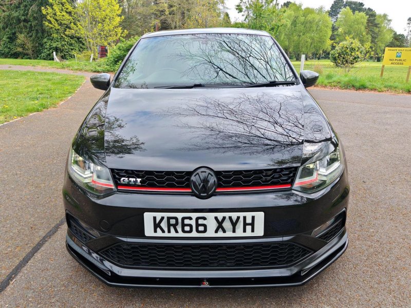 VOLKSWAGEN POLO