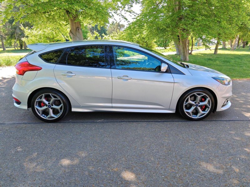 View FORD FOCUS 2.0 TDCi ST-2 Euro 6 (s/s) 5dr