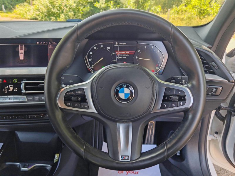 BMW 1 SERIES