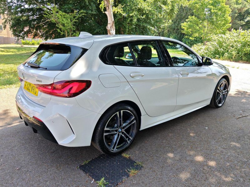 BMW 1 SERIES